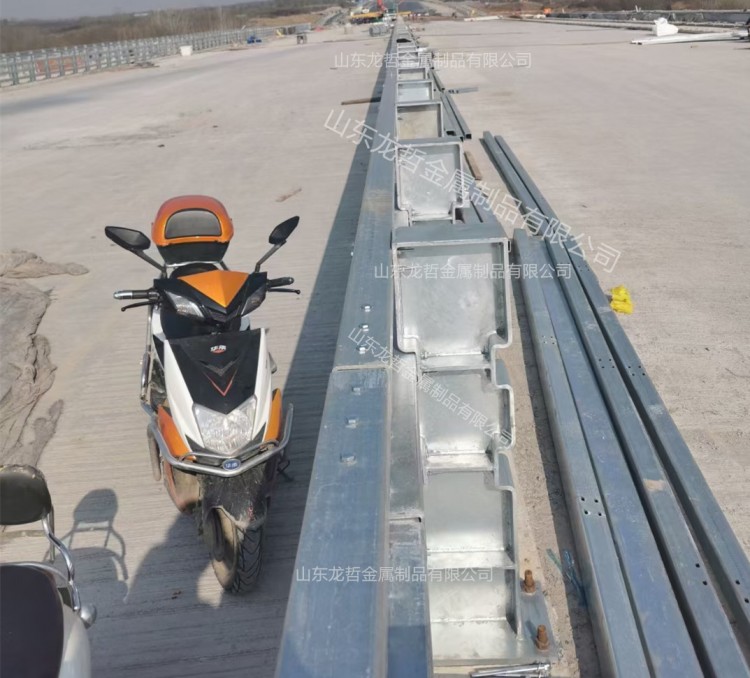 道路公路中央防撞護欄 道路公路中央防撞護欄